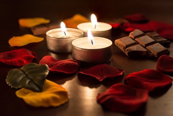 Price's Maxilight Small Candles Set of 12 – High Quality