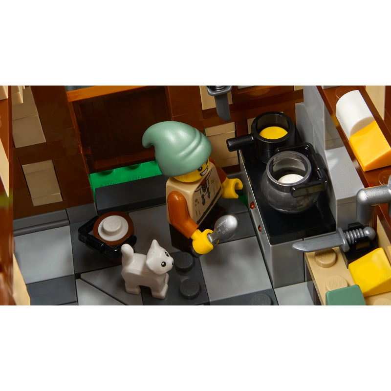 LEGO Icons Medieval Town Square – 3304 Pieces | Set 10332 (Rare Edition)