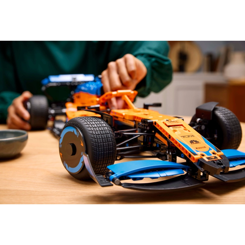 LEGO Technic ماكلارين F1 42141 – 1434 قطعة