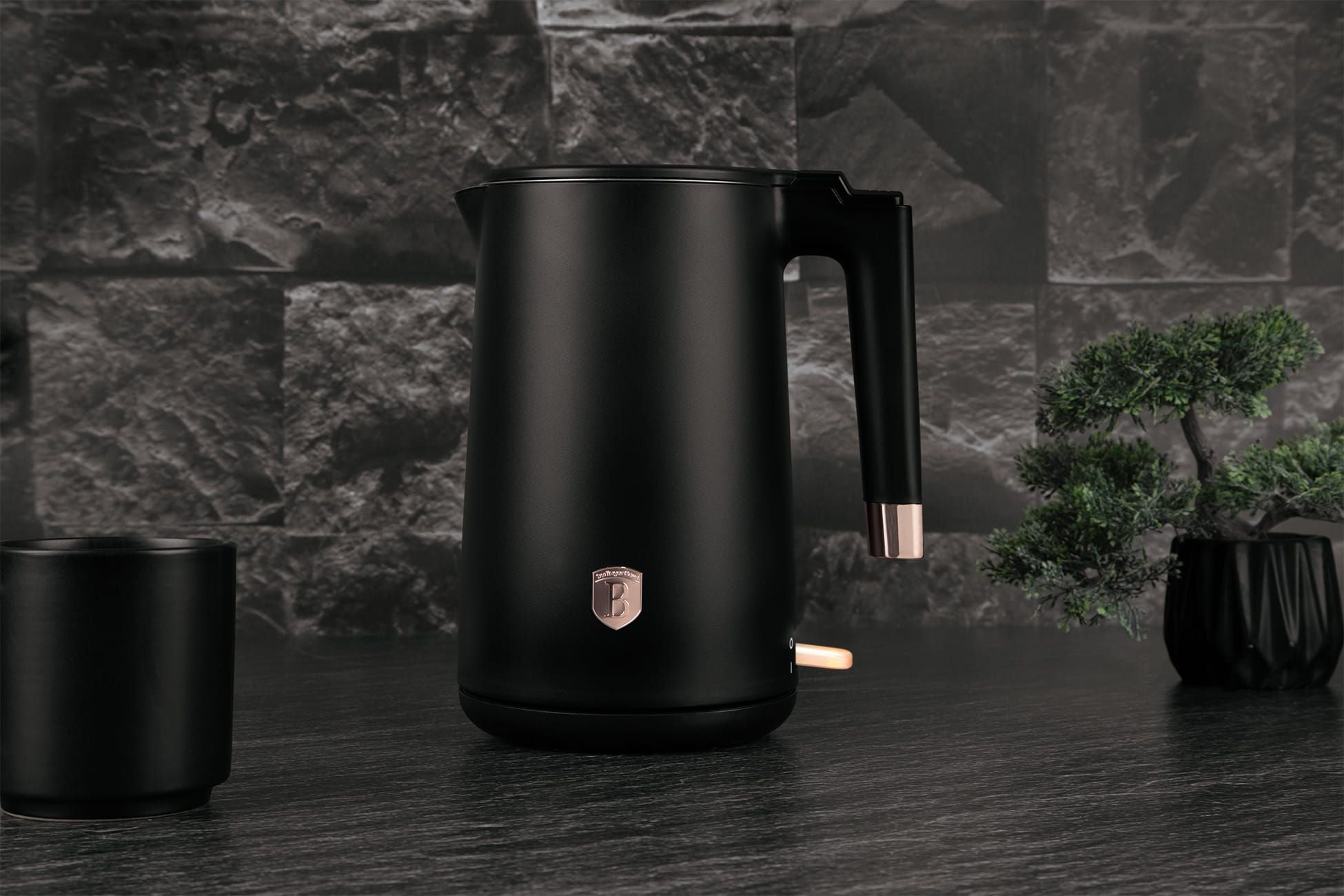 Berlinger Haus 1.7L Electric Kettle – Black Rose