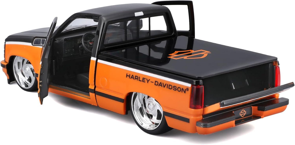 Maisto 1:24 1993 Chevrolet 454 SS Pick-Up Harley-Davidson Orange Black Die-Cast Motorcycle – 1:24 Scale