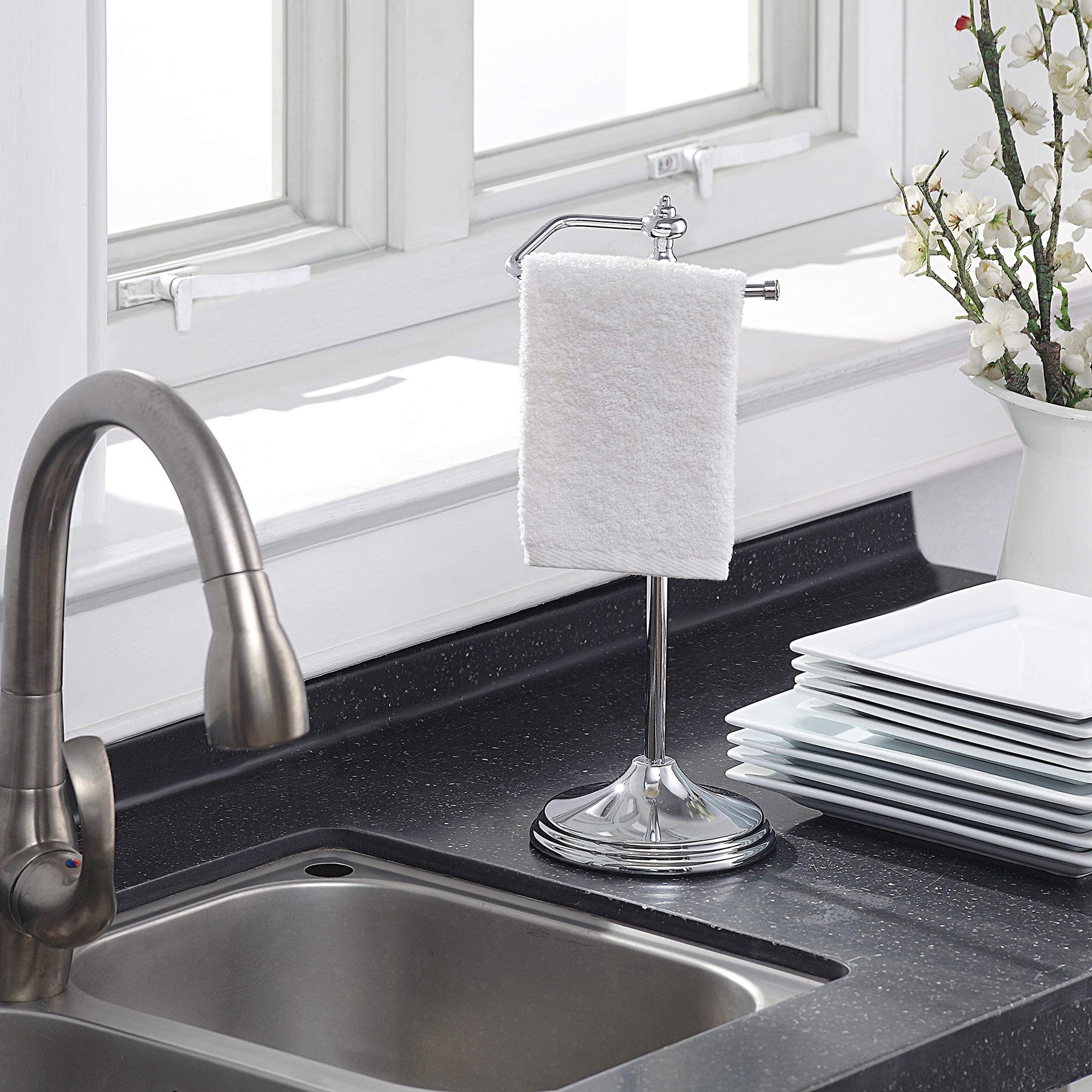 ARMN Delta Towel Stand – Modern & Elegant ARMN Delta Towel Stand – Modern & Elegant