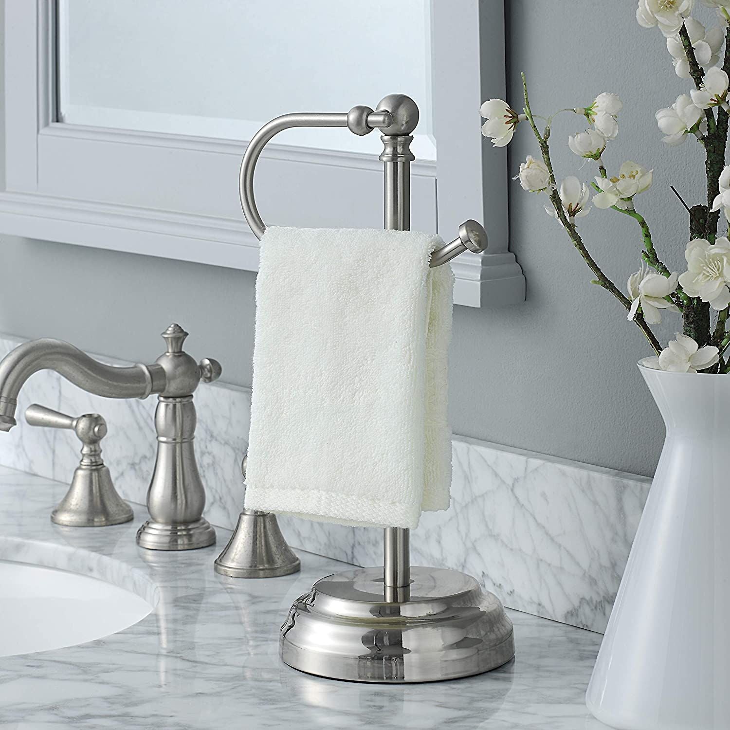ARMN Delta Towel Stand – Elegant Design ARMN Delta Towel Stand – Elegant Design
