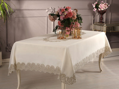 مفرش طاولة 160×250 سم Almira من Daimon Home – كريمي ناعم وأنيق
