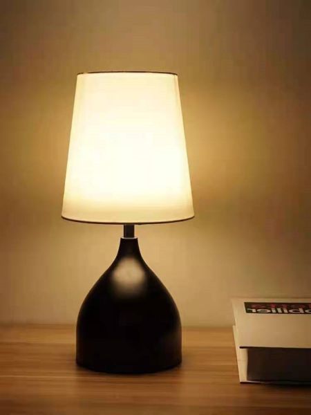 ARMN Regency Table Lamp – Elegant Black Design