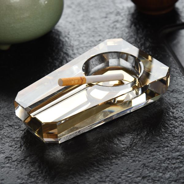 ARMN Century Crystal Ashtray 15×9.5cm – Elegant Design ARMN Century Crystal Ashtray 15×9.5cm – Elegant Design