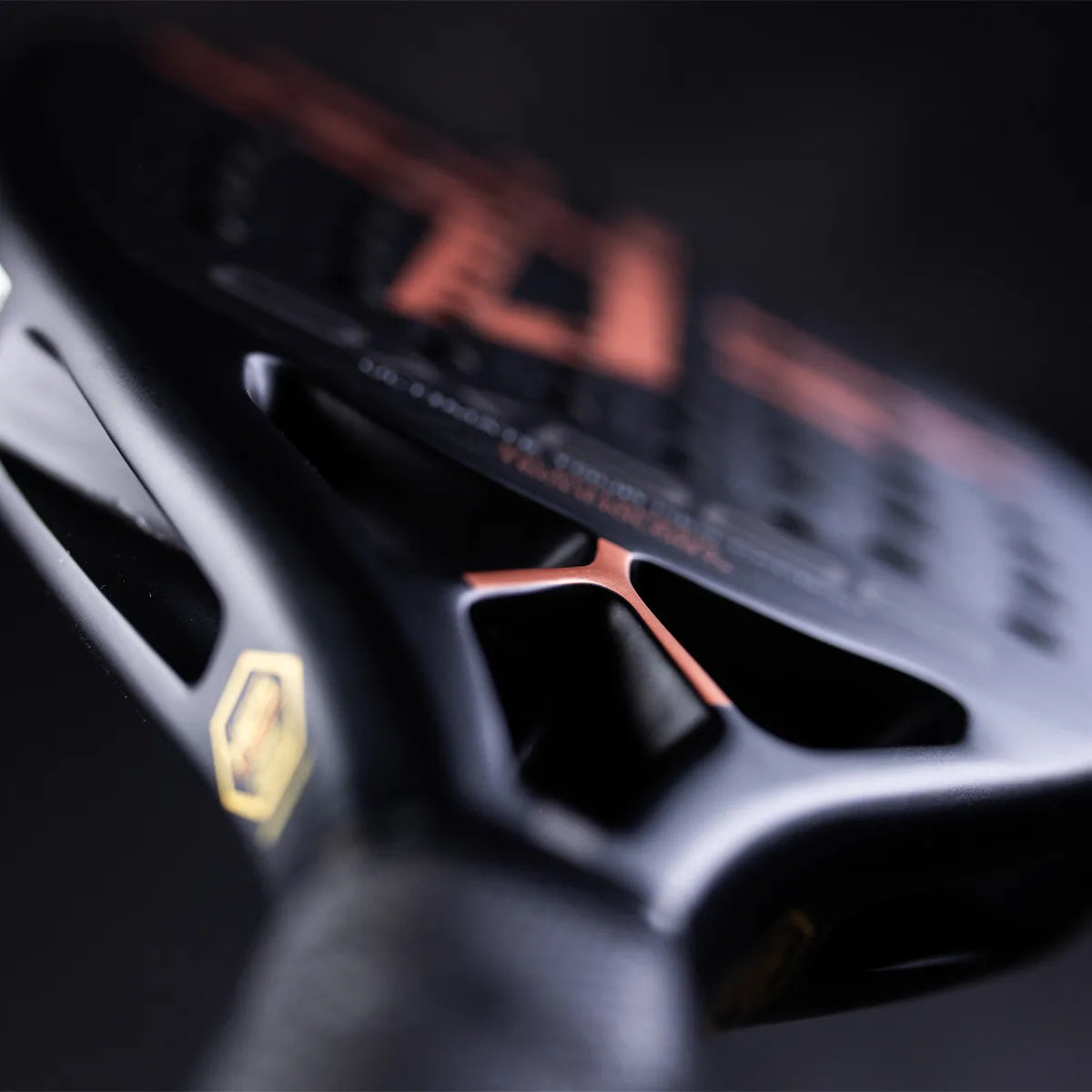 OXDOG Ultimate Tour HES-Carbon SilentSpeed 3D DM Racket