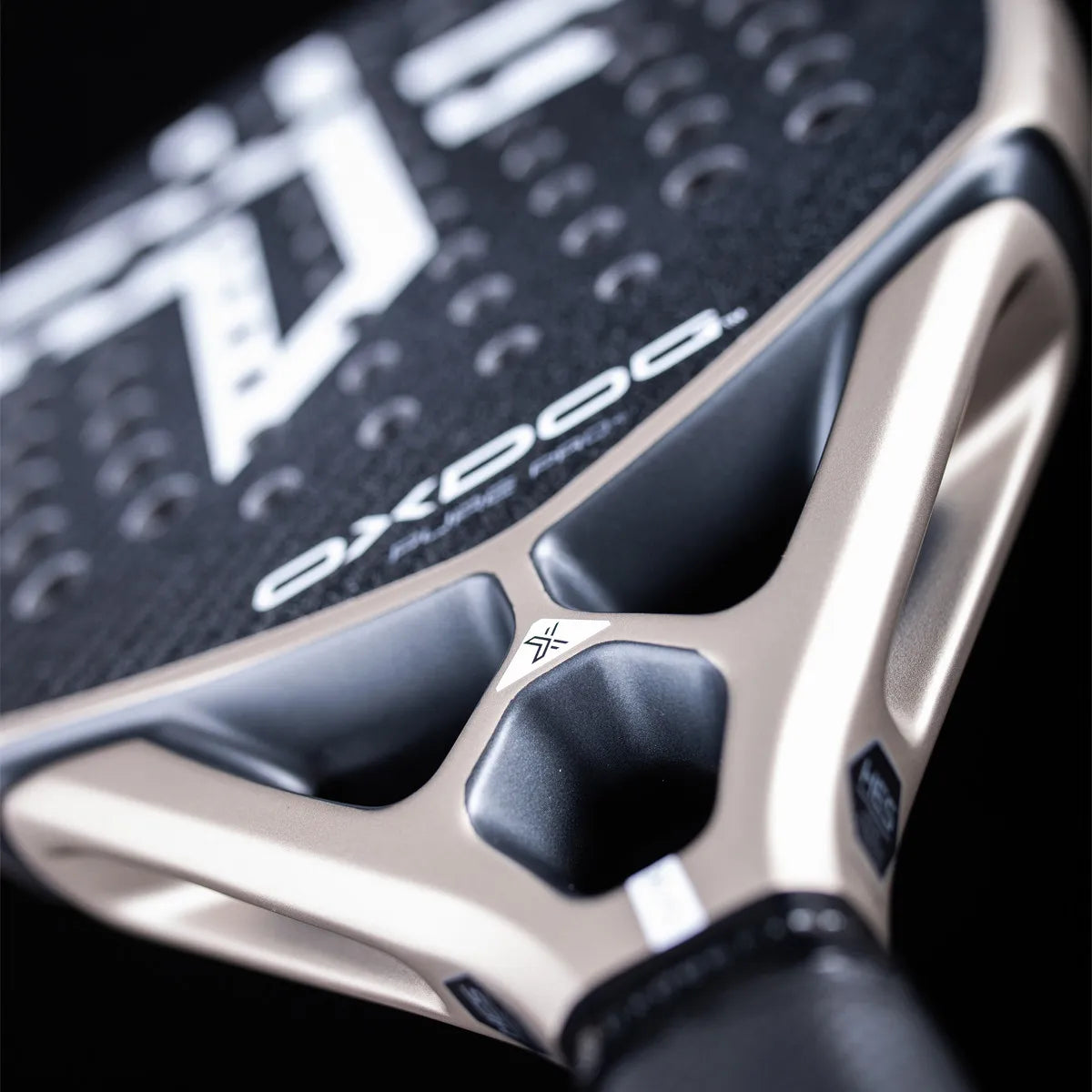OXDOG Pure Pro+ HES-Carbon PowerRibs 3D/Sand HY Racket