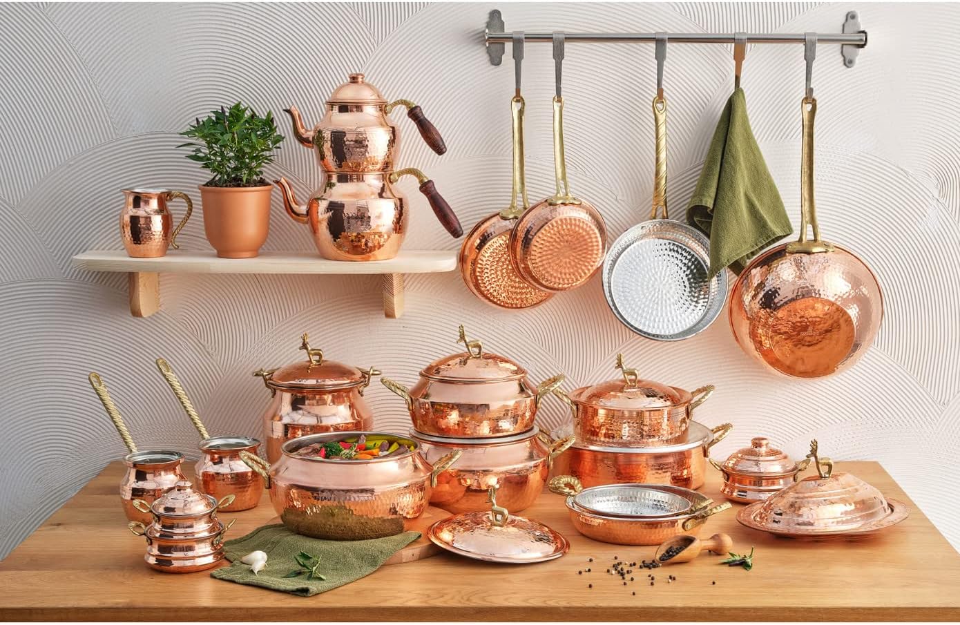 Karaca Alacahoyuk Copper Wok Pan, 24cm – Classic Style Karaca Alacahoyuk Copper Wok Pan, 24cm – Classic Style