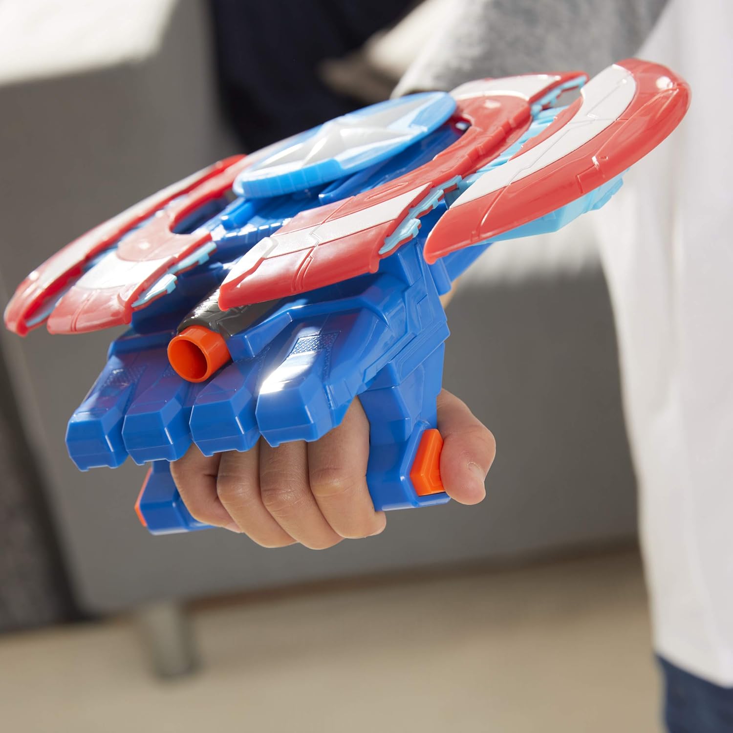Hasbro Captain America Mech Strike Shield with 3 NERF Darts Hasbro Captain America Mech Strike Shield with 3 NERF Darts
