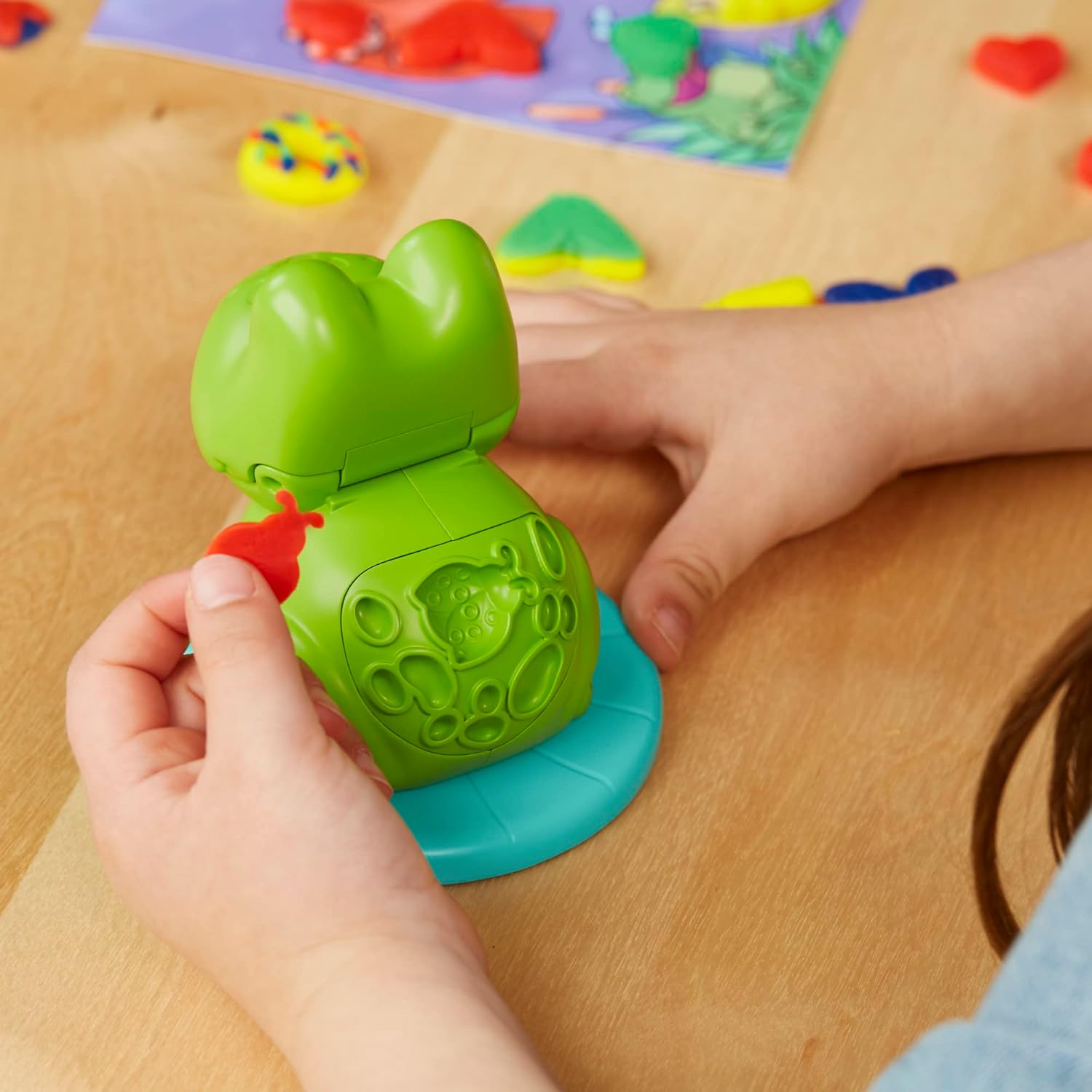 Hasbro Play-Doh Frog 'N Colors Starter Set Hasbro Play-Doh Frog 'N Colors Starter Set