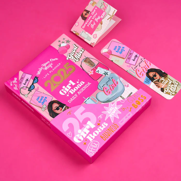 أجندة موفكرا 2025 فقط - الفتاة الرئيسة (طلب مسبق) أجندة موفكرا 2025 فقط - الفتاة الرئيسة (طلب مسبق)