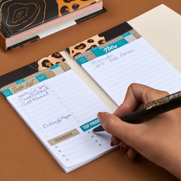 مجموعة هدايا أجندة موفكرا 2025 - وايلد بولد (طلب مسبق) مجموعة هدايا أجندة موفكرا 2025 - وايلد بولد (طلب مسبق)