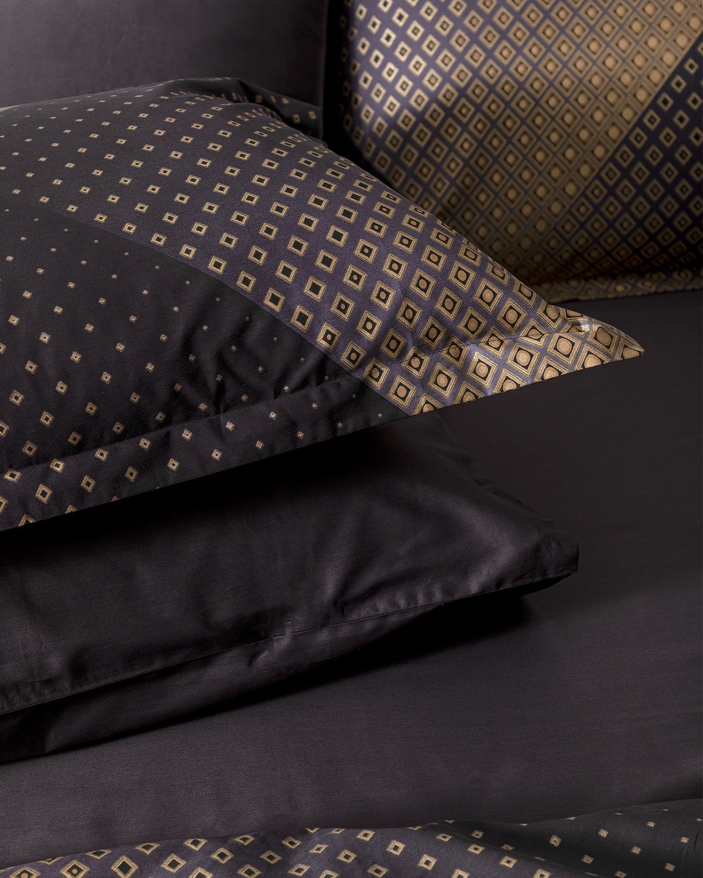Aleon King Size  Luxury Satin Duvet Cover Set - Madame Coco JO