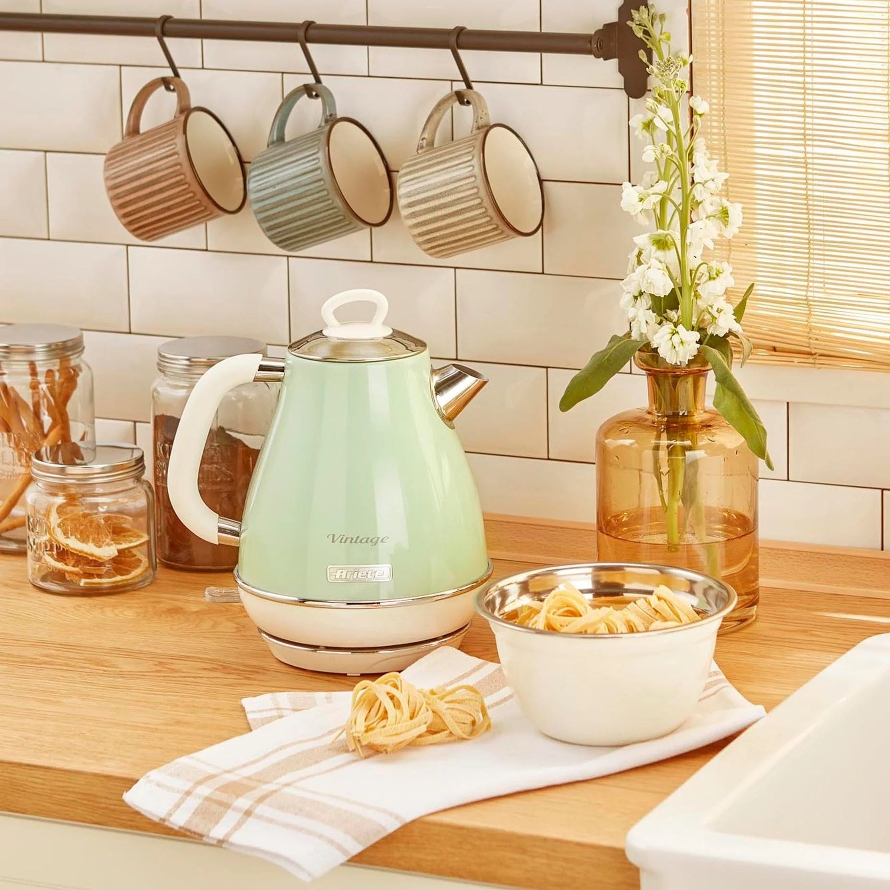 Ariete Vintage Electric Kettle – 1.7L – Classic Design Ariete Vintage Electric Kettle – 1.7L – Classic Design