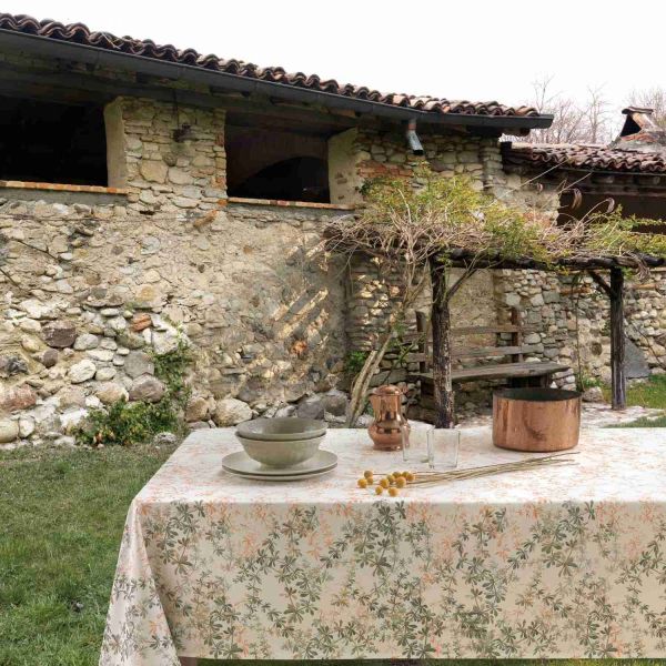 Gabel Flora Tablecloth 150×270 cm – Elegant & Durable
