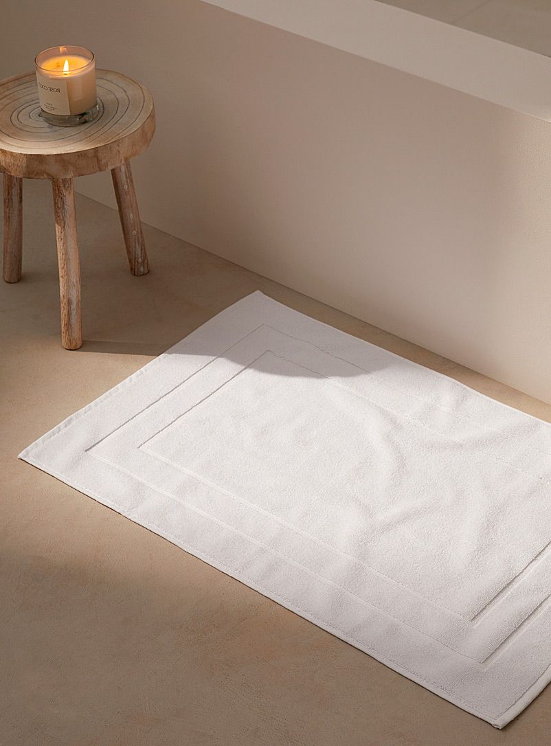 PHP Joy Bath Mat 50x75 cm – Soft & Absorbent PHP Joy Bath Mat 50x75 cm – Soft & Absorbent
