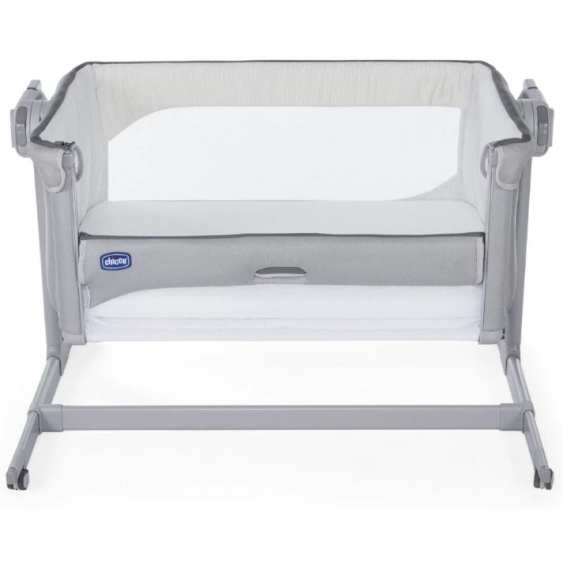 سرير أطفال شيكو Next2Me Magic Evo – رمادي M