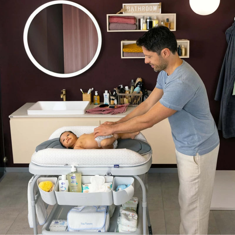 Chicco Cuddle & Bubble Bath & Changing Station – Graphite