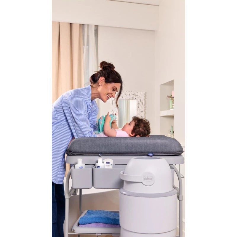 Chicco Cuddle & Bubble Baby Bath Station – Graphite Melange