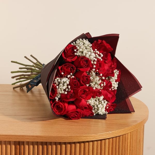 25 Red Roses + 5 White Gypsophila – Romantic Bouquet
