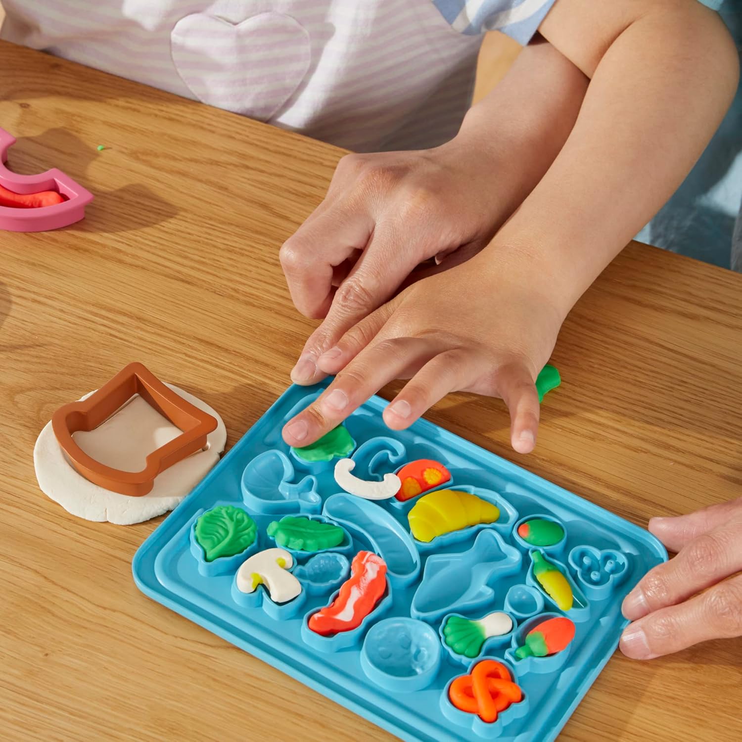 Hasbro Play-Doh Little Chef Starter Set - Fun Cooking Play Hasbro Play-Doh Little Chef Starter Set - Fun Cooking Play