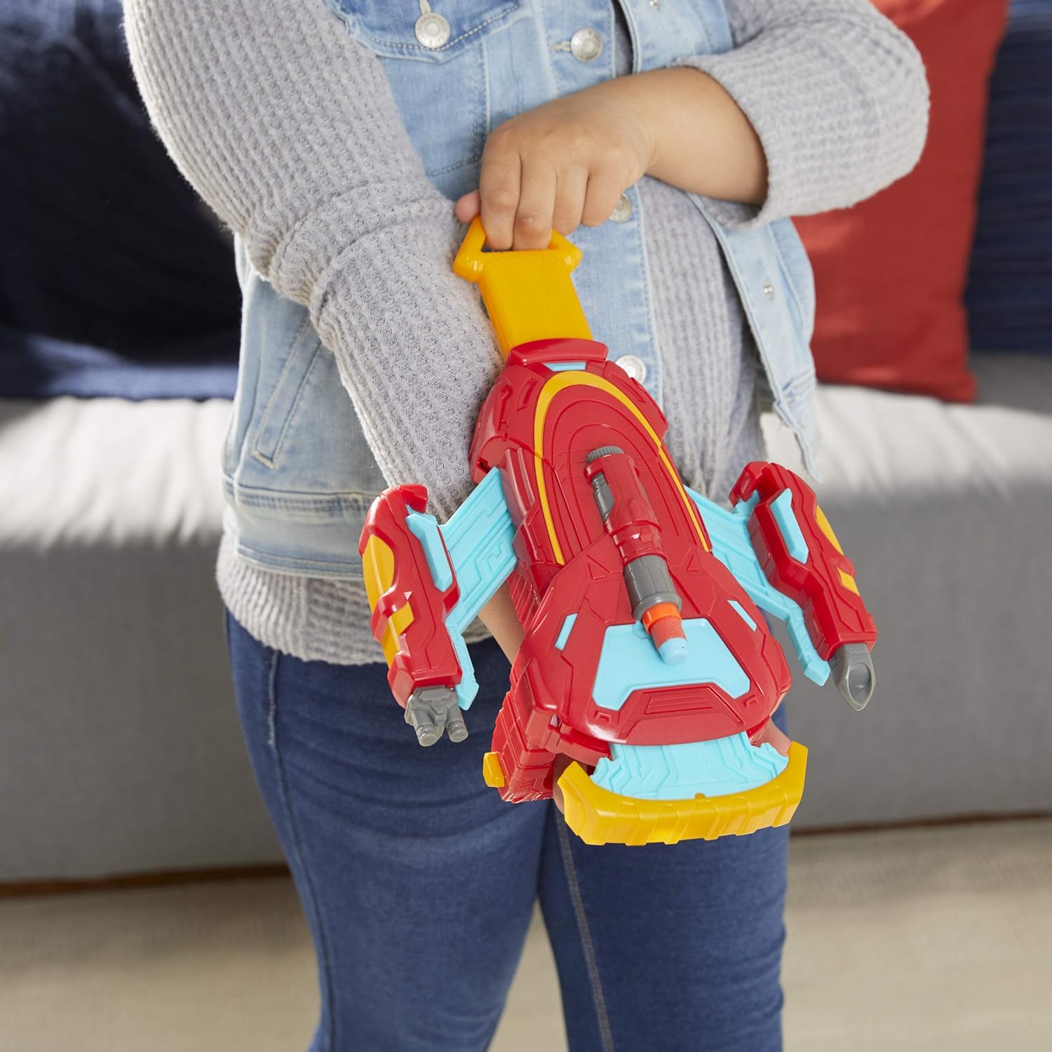 Hasbro Avengers Marvel Mech Strike Iron Man Strikeshot Gauntlet Role Play Toy with 3 NERF Darts, Pull Handle to Expand, for Kids Ages 5 and Up