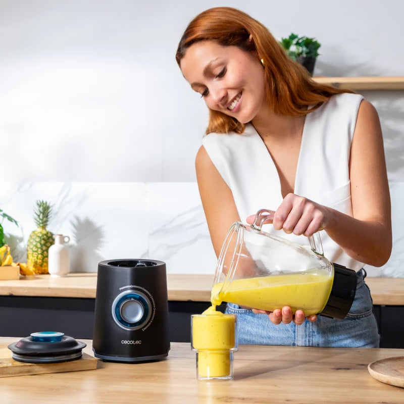 خلاط إبريق Cecotec 2000 واط تيتانيوم عالي الأداء 