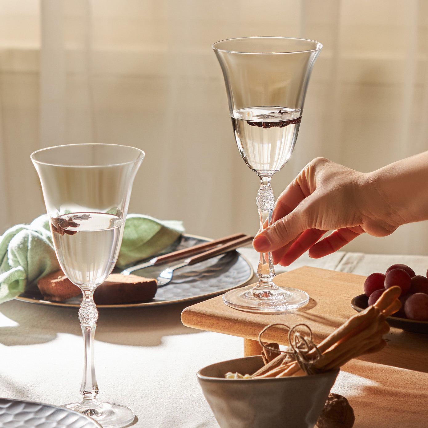 Karaca Lanius 6-Piece Goblet Set – Elegant Serving Karaca Lanius 6-Piece Goblet Set – Elegant Serving