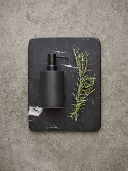 Aquanova Nero Tray – Black, Stylish & Practical