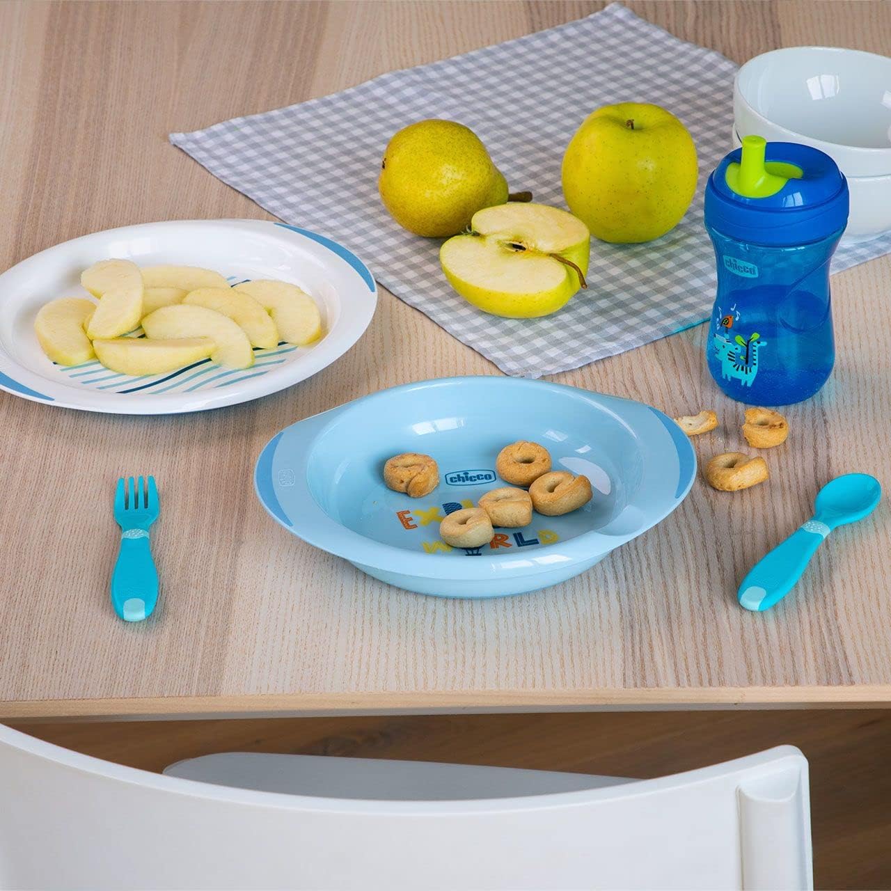 Chicco Weaning Set 12M+ Safe & Fun Mealtime for Kids Chicco Weaning Set 12M+ Safe & Fun Mealtime for Kids