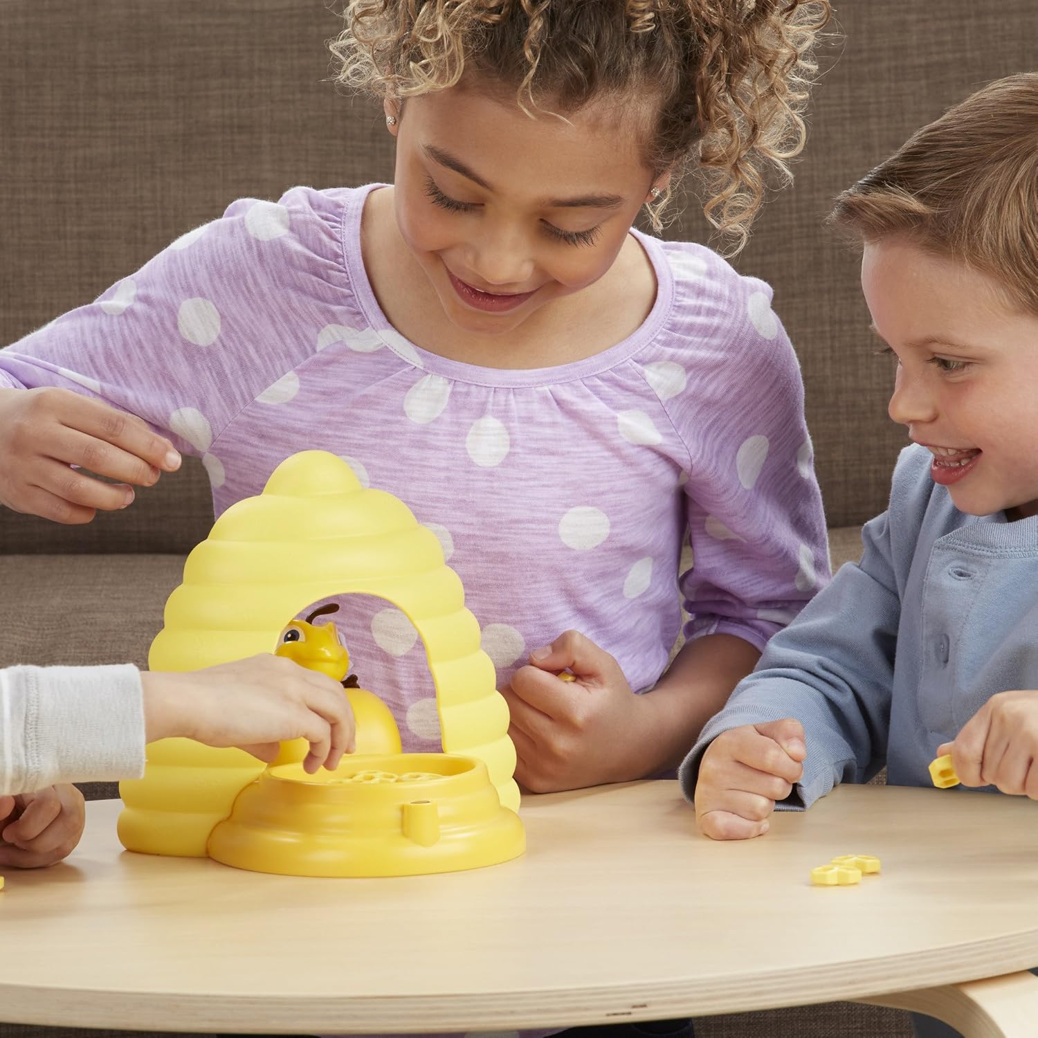 Hasbro Beehive Surprise Board Game Hasbro Beehive Surprise Board Game