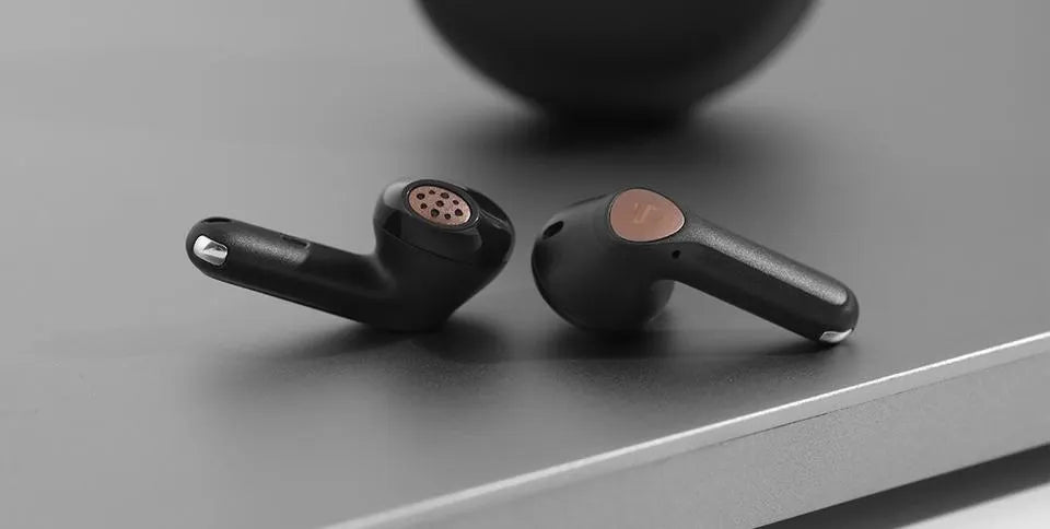 SoundPEATS Air4: سماعات أذن لاسلكية، صوت جهير معزز، مدة تشغيل تصل إلى 26 ساعة - أسود