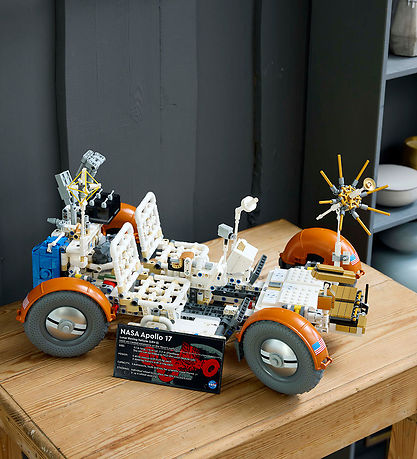 LEGO® Technic - NASA Apollo Lunar Roving Vehicle 42182 LEGO® Technic - NASA Apollo Lunar Roving Vehicle 42182