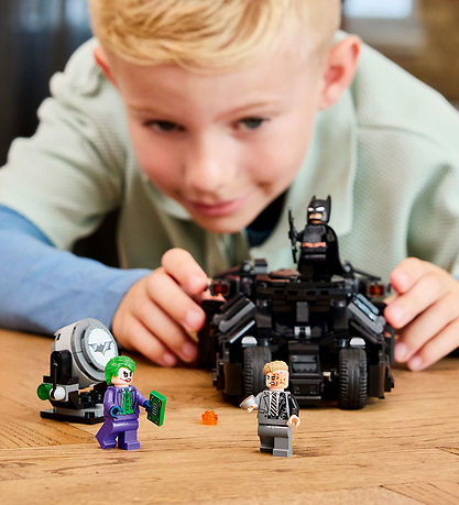 LEGO باتمان - باتمان تمبلر ضد تو-فيس والجوكر 76303