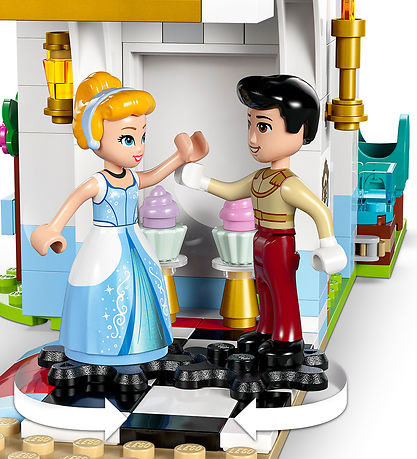 LEGO Disney Princess – Cinderella’s Castle & Carriage 432 LEGO Disney Princess – Cinderella’s Castle & Carriage 432