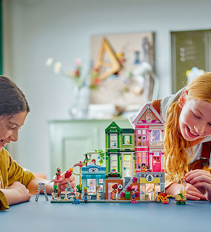 LEGO Friends – HLC Apartments & Stores 42670 – 2040 pcs