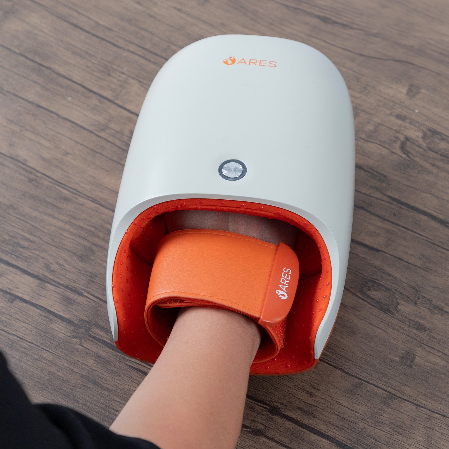 ARES uPalm Wireless Massager Hand Relaxation Anytime ARES uPalm Wireless Massager Hand Relaxation Anytime