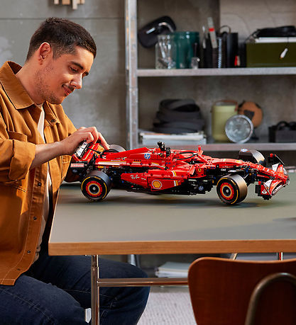 LEGO® Technic - Ferrari SF-24 42207 LEGO® Technic - Ferrari SF-24 42207