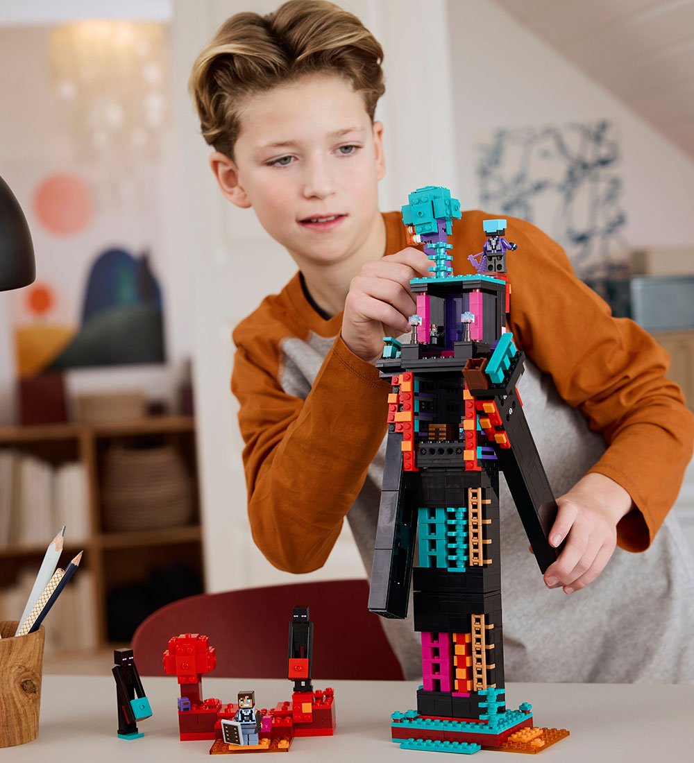 LEGO® Minecraft - The Enderman Tower 21279 - 867 pcs LEGO® Minecraft - The Enderman Tower 21279 - 867 pcs