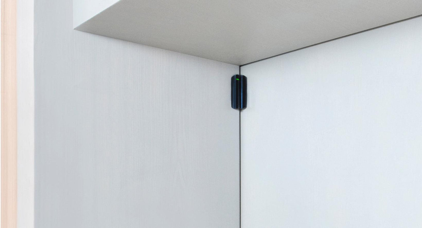 كاشف فتح مغناطيسي لاسلكي يُعلمك بوجود باب أو نافذة مكسورة باللون الاسود DoorProtect من اجاكس