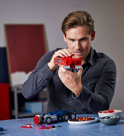 LEGO® Optimus Prime 10302 – Legendary Autobot Build LEGO® Optimus Prime 10302 – Legendary Autobot Build