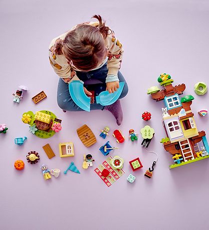 LEGO® DUPLO 3-in-1 Tree House 10993 - 126 Pieces LEGO® DUPLO 3-in-1 Tree House 10993 - 126 Pieces