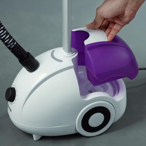 : Geepas Garment Steamer 2000W Power 1.8L Water Tank : Geepas Garment Steamer 2000W Power 1.8L Water Tank
