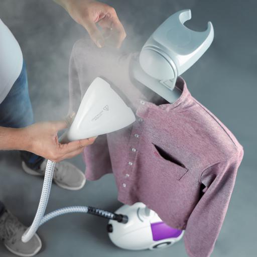 : Geepas Garment Steamer 2000W Power 1.8L Water Tank : Geepas Garment Steamer 2000W Power 1.8L Water Tank