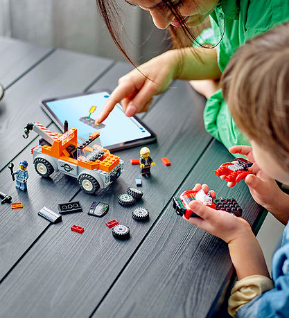 LEGO City Tow Truck & Sports Car Repair 60435 – 101 pcs