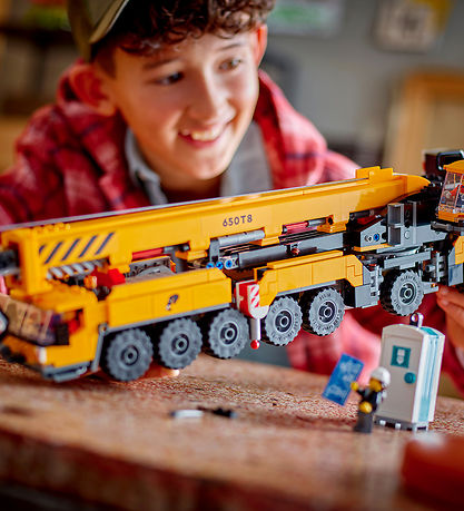 LEGO City Yellow Mobile Construction Crane 60409 – 1116 pcs LEGO City Yellow Mobile Construction Crane 60409 – 1116 pcs