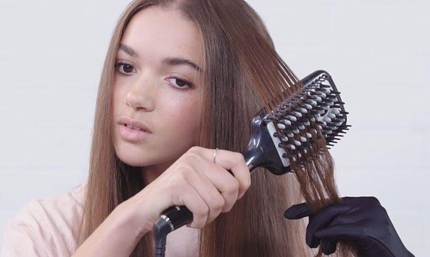 فرشاة شعر حرارية Babyliss حتى 200° مع تسخين سريع فرشاة شعر حرارية Babyliss حتى 200° مع تسخين سريع