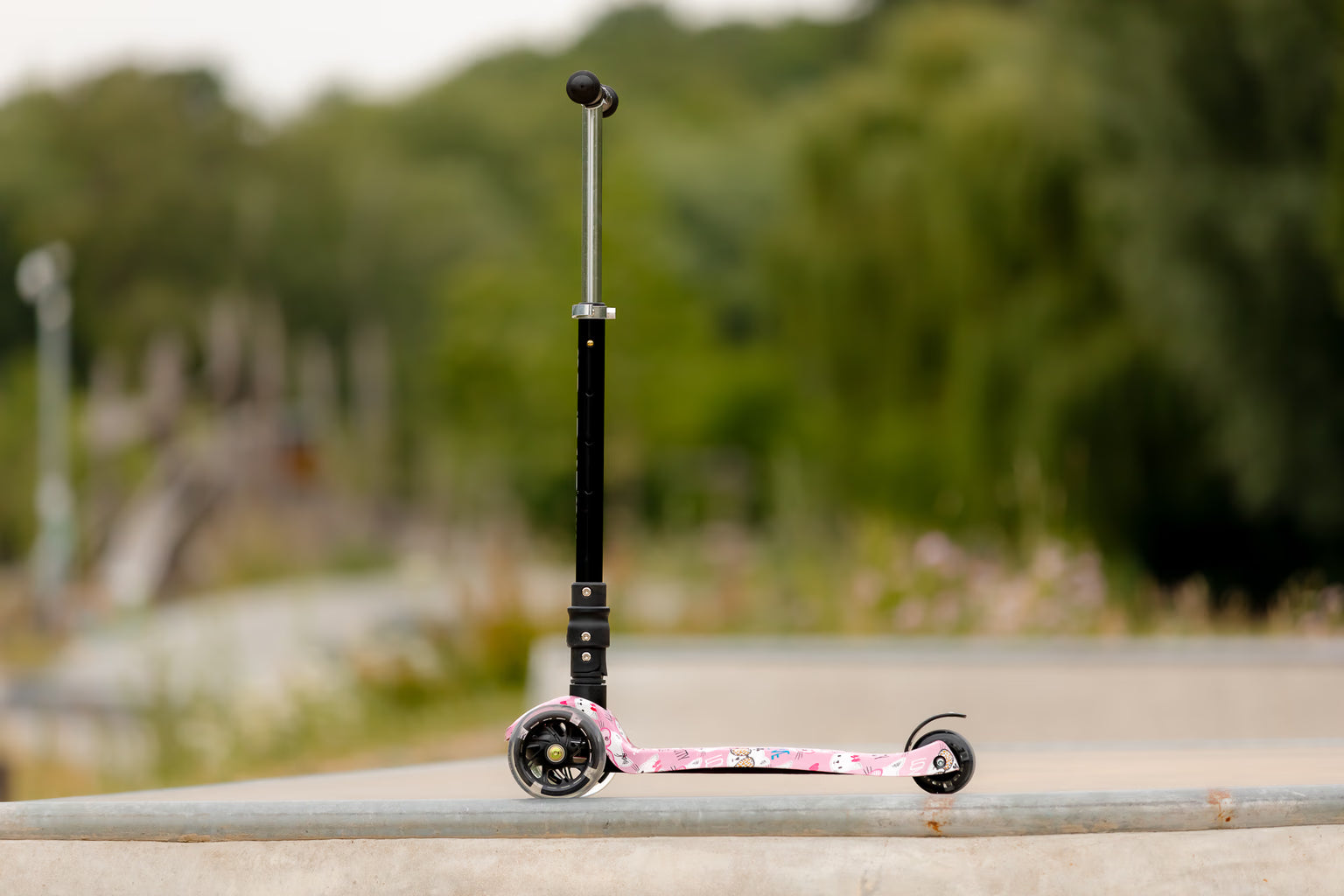 Boldcube Big 3-Wheel Scooter – Kitty Love, Age 5-10 Boldcube Big 3-Wheel Scooter – Kitty Love, Age 5-10