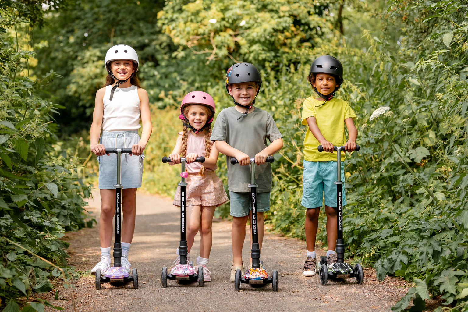 Boldcube Big 3-Wheel Scooter – Kitty Love, Age 5-10 Boldcube Big 3-Wheel Scooter – Kitty Love, Age 5-10